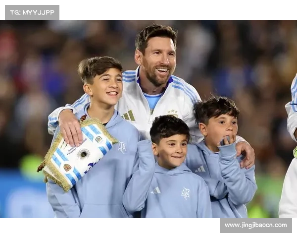 梅西世预赛主场谢幕热泪盈眶全场高歌致敬永恒球王 梅西世预赛主场谢幕热泪盈眶全场高歌致敬永恒球王